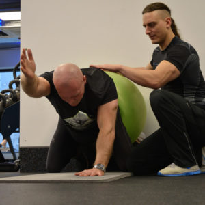 Ćwiczenia na kręgosłup Konrad Przeradzki